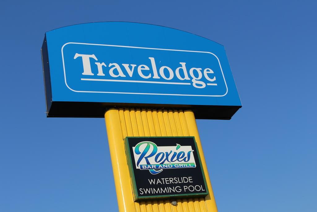 Travelodge By Wyndham Суифт Кърънт Екстериор снимка